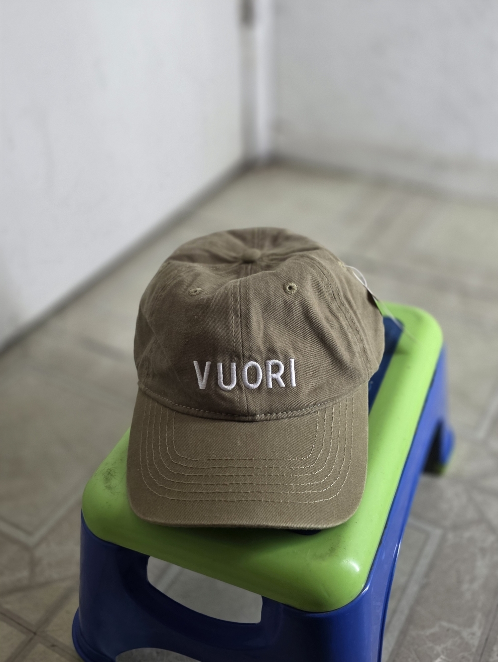 NWT Vuori Logo Adjustable Ball Cap Hat Camel Tan Unisex Mens Womens